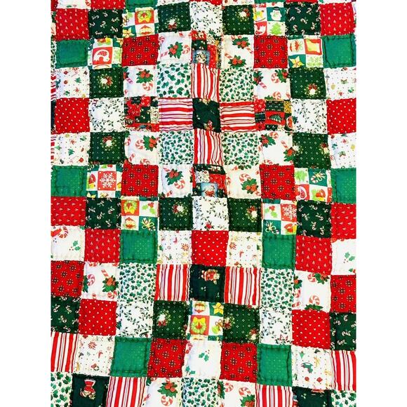 Beautiful Handsewn/Handmade Patchwork Christmas-themed Lap/Baby Quilt 34.5"x 36" - Picture 1 of 5